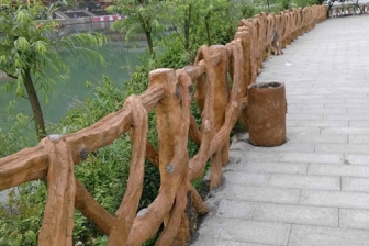 髣木樹(shu)籐欄桿(gan)